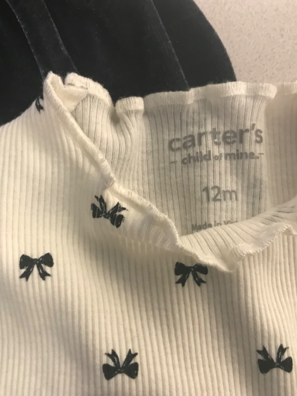 CARTERS GRAY VELVET JUMPER WITH CREAM TOP/BOWS SIZE 12 MONTHS - Picture 3 of 4
